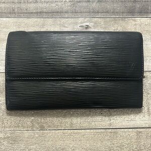 LOUIS VUITTON Black Epi Leather Porte Tresor Wallet